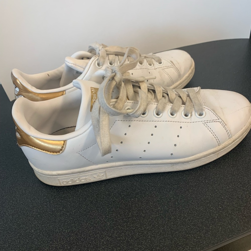 White Stan Smiths with gold on the back